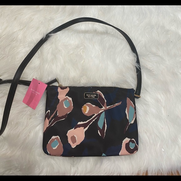 Kate Spade Triple Gusset Crossbody - NWT - Picture 1 of 7